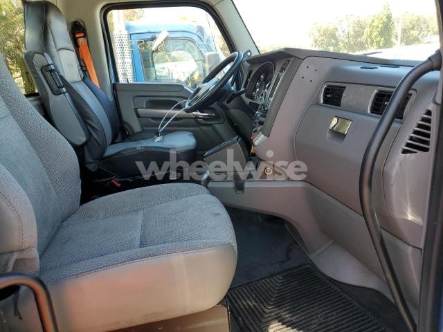 Photo 3 of 2016 KENWORTH T880 SEMI TRUCK (VIN 1XKZDP8X7GJ487163)