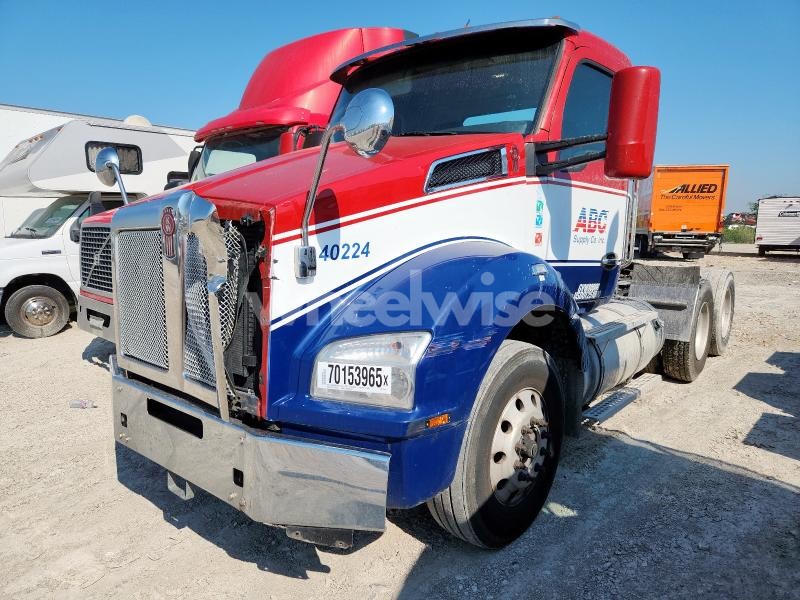 Photo 4 of 2020 KENWORTH T880 SEMI TRUCK (VIN 1XKZDP9X2LJ314501)