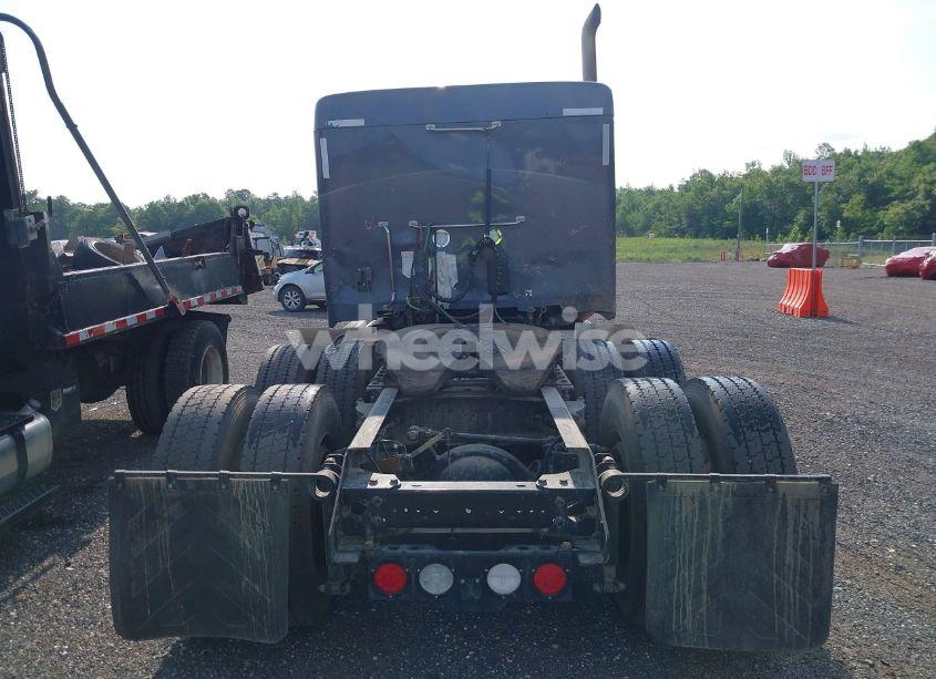Photo 14 of 2021 Kenworth T880 N/A (VIN 1XKZDP9X8MJ442145)