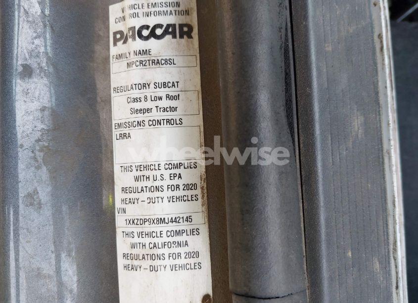 Photo 8 of 2021 Kenworth T880 N/A (VIN 1XKZDP9X8MJ442145)