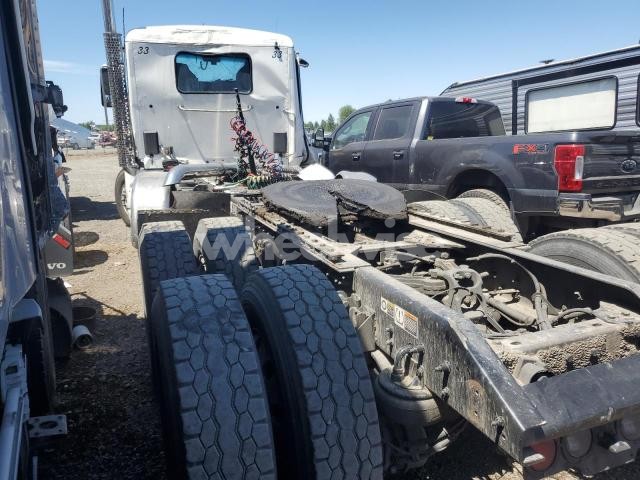 Photo 2 of 2024 KENWORTH CONSTRUCTION T880 (VIN 1XKZP40X9RJ369829)