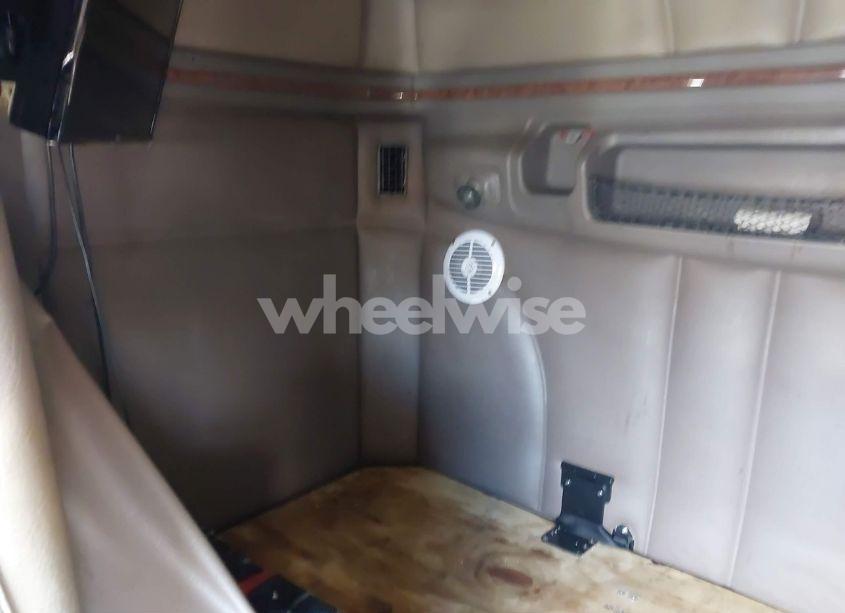 Photo 14 of 2012 Peterbilt 587 N/A (VIN 1XP4D49X1CD132614)