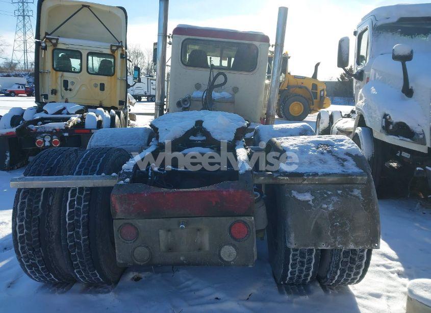 Photo 14 of 2002 Peterbilt 379 N/A (VIN 1XP5D60X22D577021)