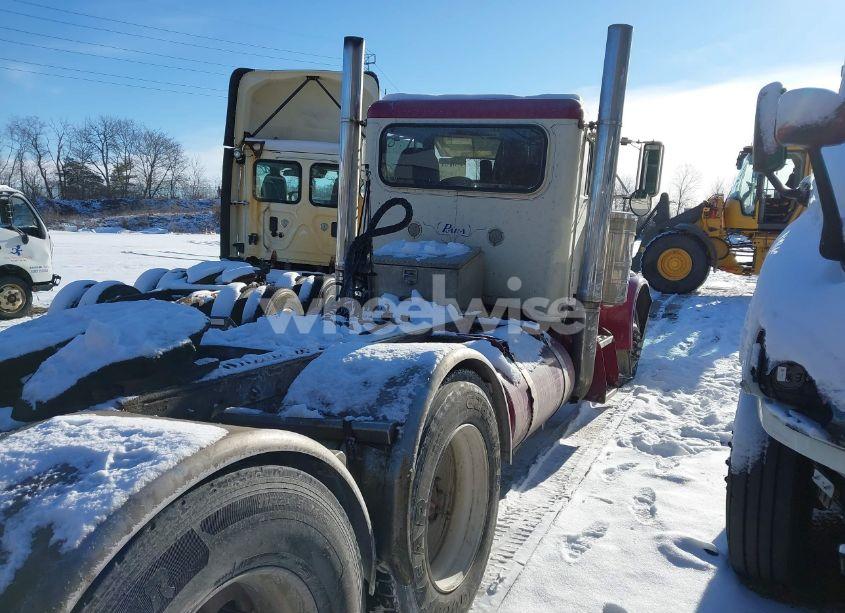 Photo 4 of 2002 Peterbilt 379 N/A (VIN 1XP5D60X22D577021)