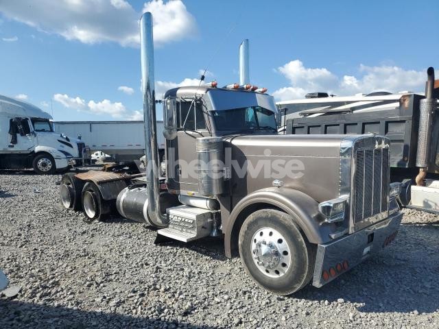 Photo 5 of 1999 PETERBILT 379 SEMI TRUCK N/A (VIN 1XP5D69X0XD454103)