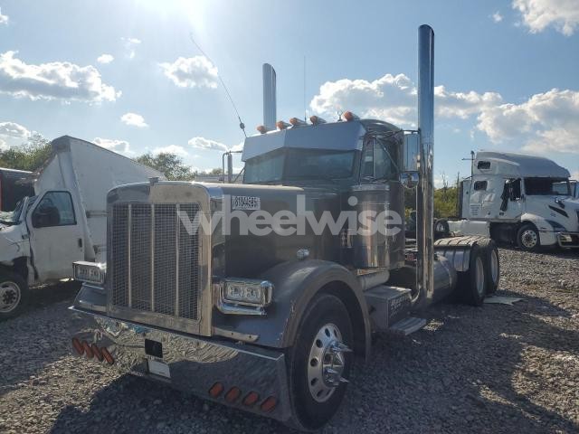 Photo 7 of 1999 PETERBILT 379 SEMI TRUCK N/A (VIN 1XP5D69X0XD454103)