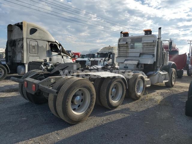 Photo 2 of 2007 PETERBILT 379 SEMI TRUCK (VIN 1XP5DB0X57N673140)