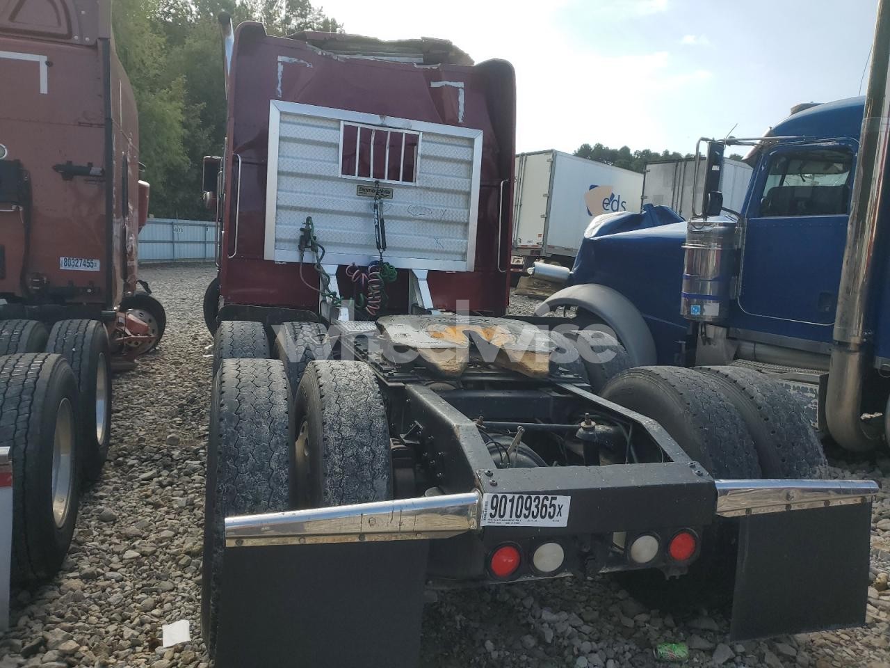 Photo 3 of 2001 PETERBILT 379 SEMI TRUCK (VIN 1XP5DB9X01N557130)