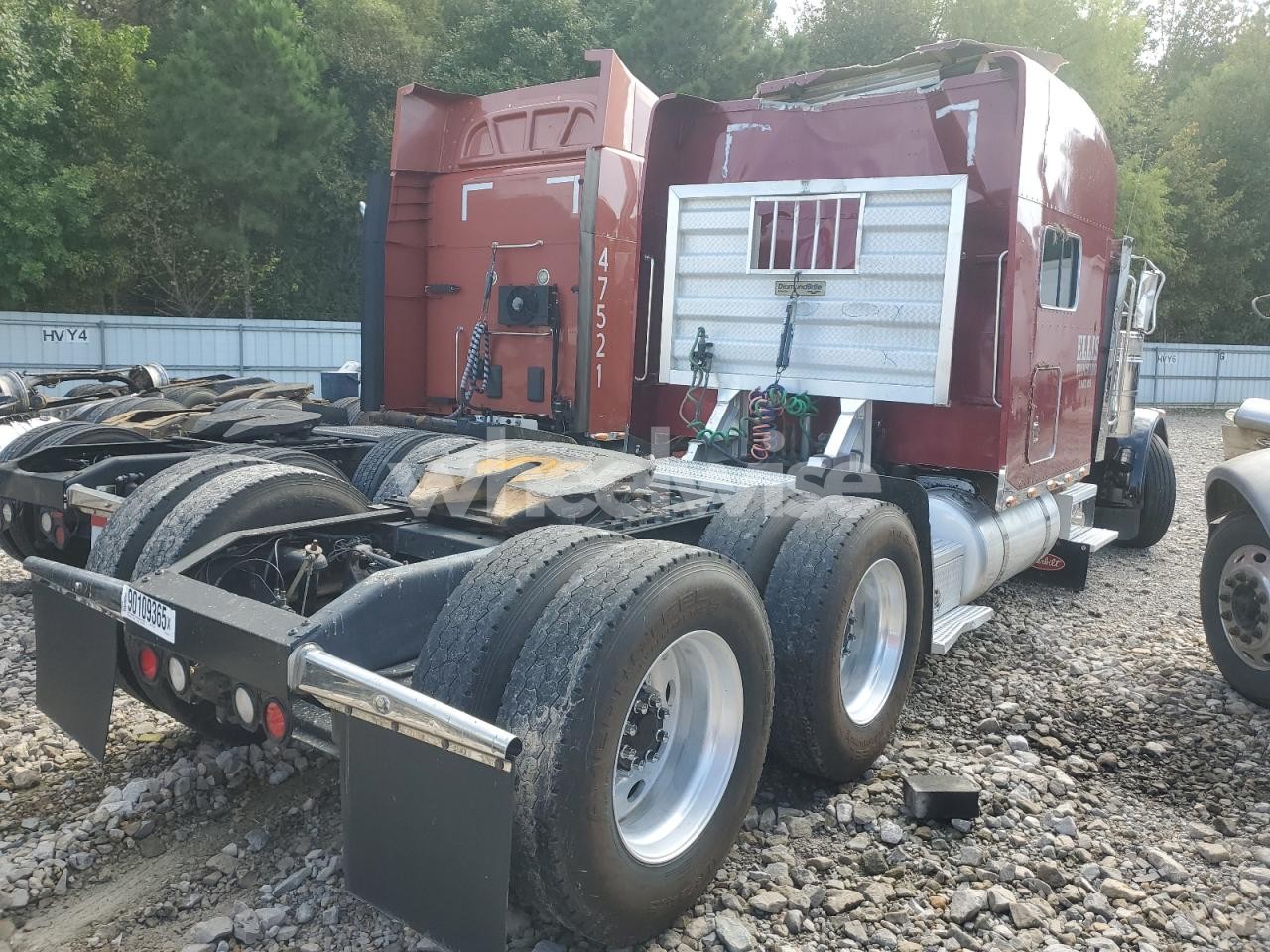 Photo 4 of 2001 PETERBILT 379 SEMI TRUCK (VIN 1XP5DB9X01N557130)