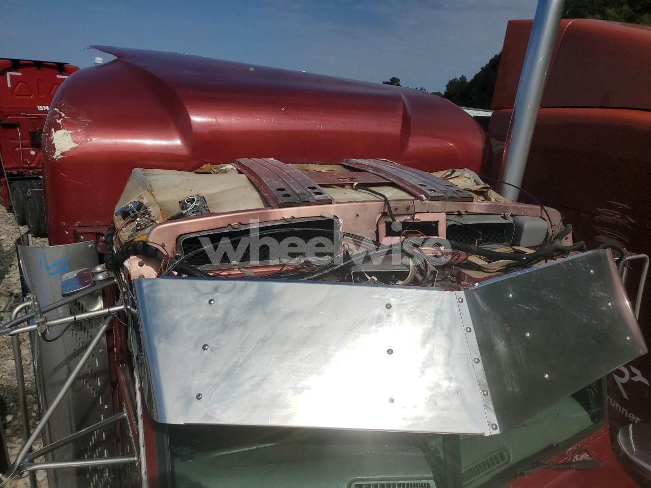 Photo 9 of 2001 PETERBILT 379 SEMI TRUCK (VIN 1XP5DB9X01N557130)