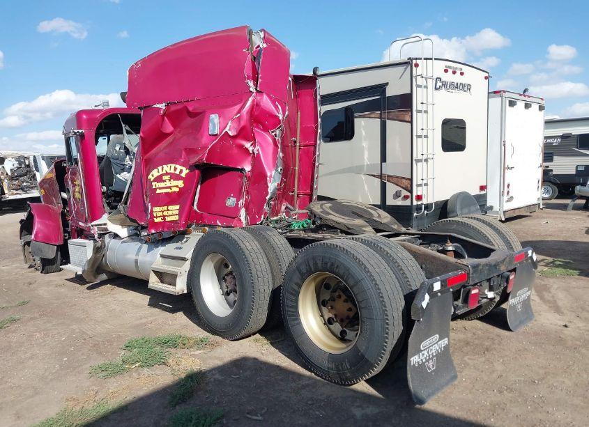 Photo 3 of 2004 Peterbilt 379 N/A (VIN 1XP5DB9X04D819870)