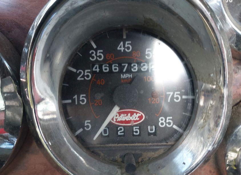 Photo 5 of 2004 Peterbilt 379 N/A (VIN 1XP5DB9X04D819870)