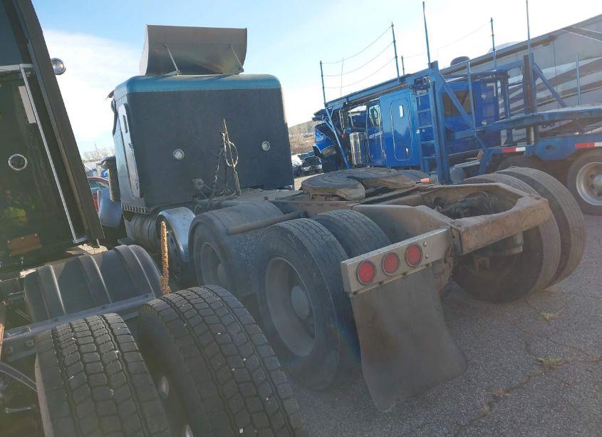 Photo 3 of 1993 Peterbilt 379 N/A (VIN 1XP5DB9X0PN330528)