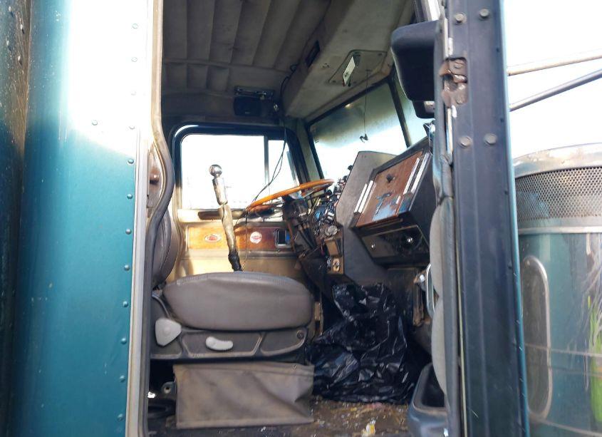 Photo 5 of 1993 Peterbilt 379 N/A (VIN 1XP5DB9X0PN330528)