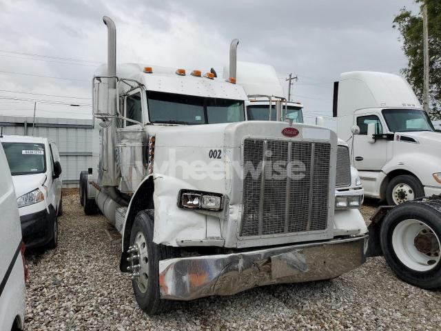 Photo 2 of 2005 PETERBILT 379 SEMI TRUCK N/A (VIN 1XP5DB9X35N881291)