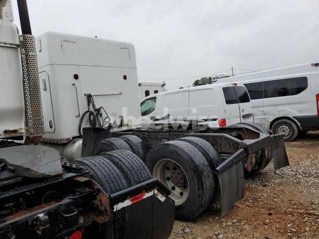 Photo 8 of 2005 PETERBILT 379 SEMI TRUCK N/A (VIN 1XP5DB9X35N881291)
