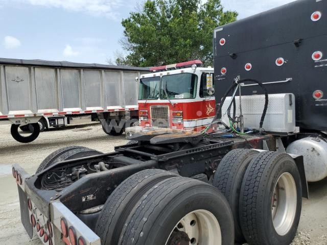 Photo 5 of 1993 PETERBILT 379 SEMI TRUCK N/A (VIN 1XP5DB9X3PD330982)