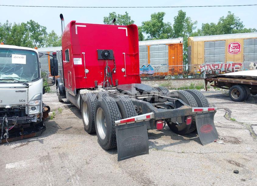 Photo 3 of 2005 Peterbilt 379 N/A (VIN 1XP5DB9X55N841424)