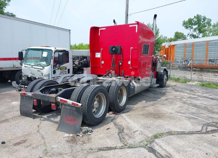 Photo 4 of 2005 Peterbilt 379 N/A (VIN 1XP5DB9X55N841424)