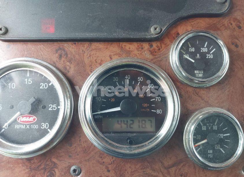 Photo 5 of 2005 Peterbilt 379 N/A (VIN 1XP5DB9X55N841424)