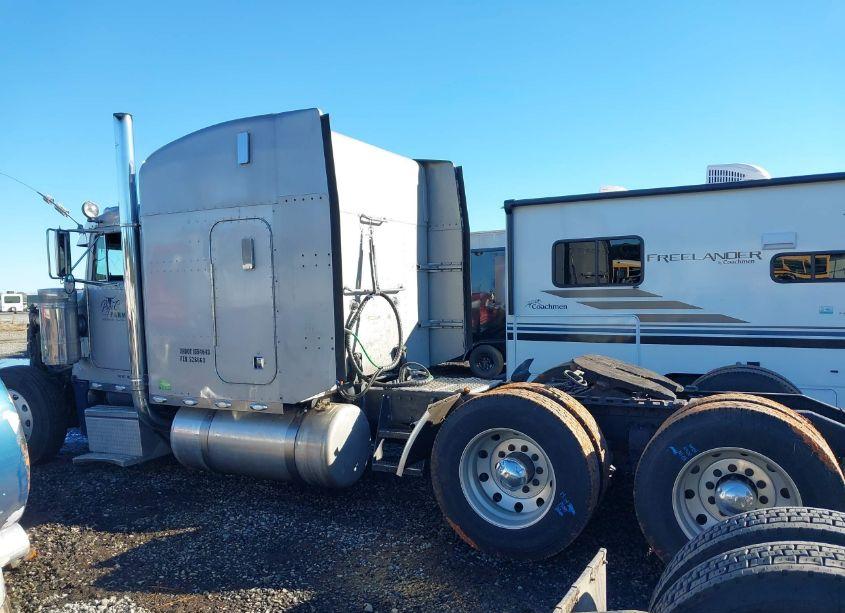 Photo 15 of 2000 Peterbilt 379 N/A (VIN 1XP5DB9X6YD526660)