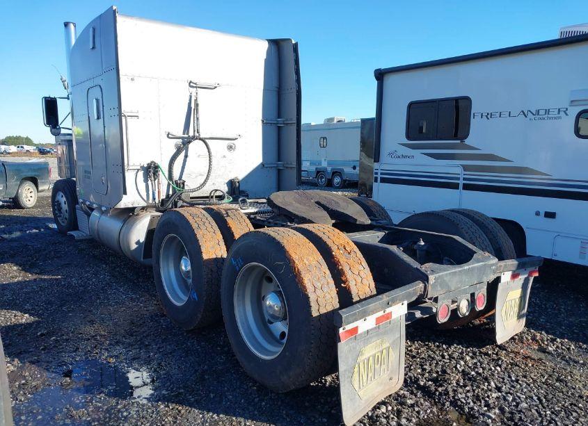 Photo 3 of 2000 Peterbilt 379 N/A (VIN 1XP5DB9X6YD526660)