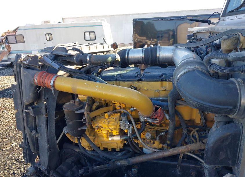 Photo 9 of 2000 Peterbilt 379 N/A (VIN 1XP5DB9X6YD526660)