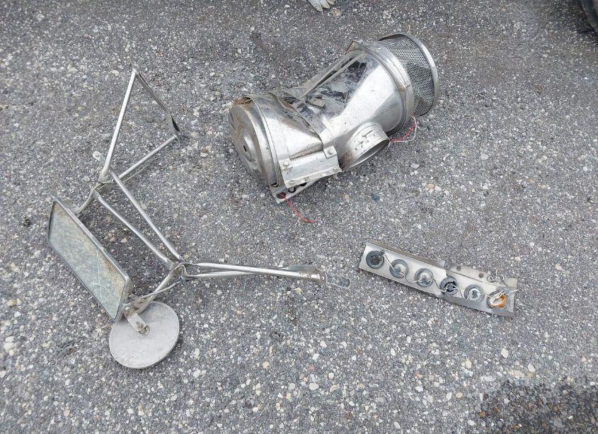 Photo 12 of 2000 Peterbilt 379 N/A (VIN 1XP5DB9X8YD512081)