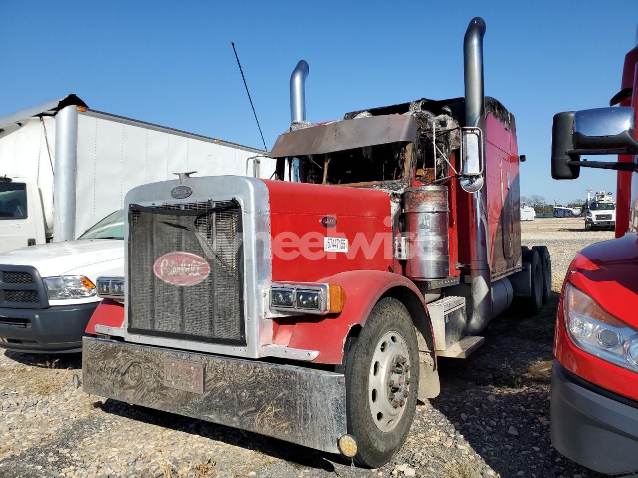 Photo 2 of 2002 PETERBILT 379 SEMI TRUCK (VIN 1XP5DB9XX1D570232)