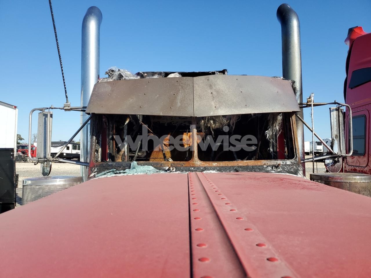 Photo 9 of 2002 PETERBILT 379 SEMI TRUCK (VIN 1XP5DB9XX1D570232)