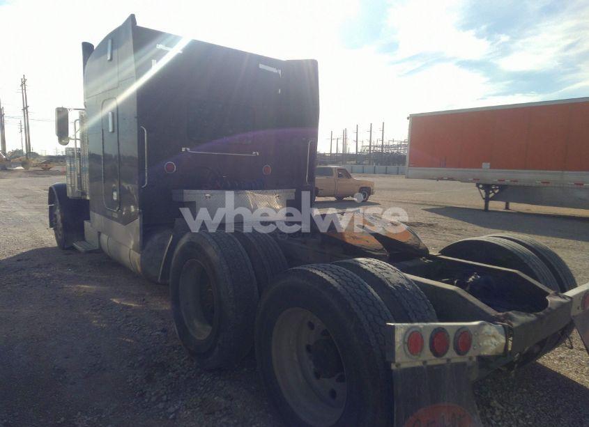 Photo 3 of 1998 Peterbilt 379 N/A (VIN 1XP5DR9X0WD456448)