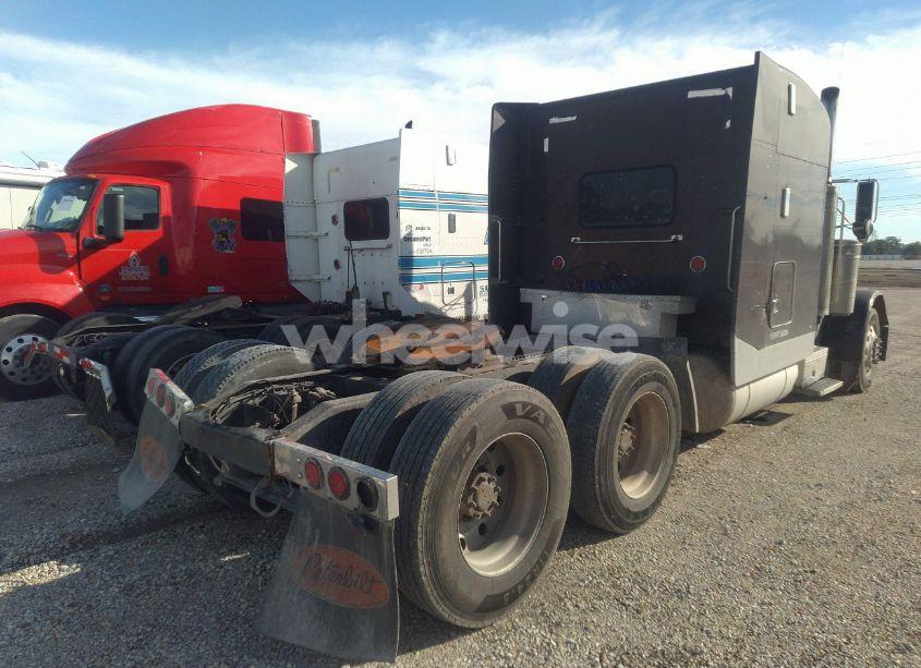 Photo 4 of 1998 Peterbilt 379 N/A (VIN 1XP5DR9X0WD456448)