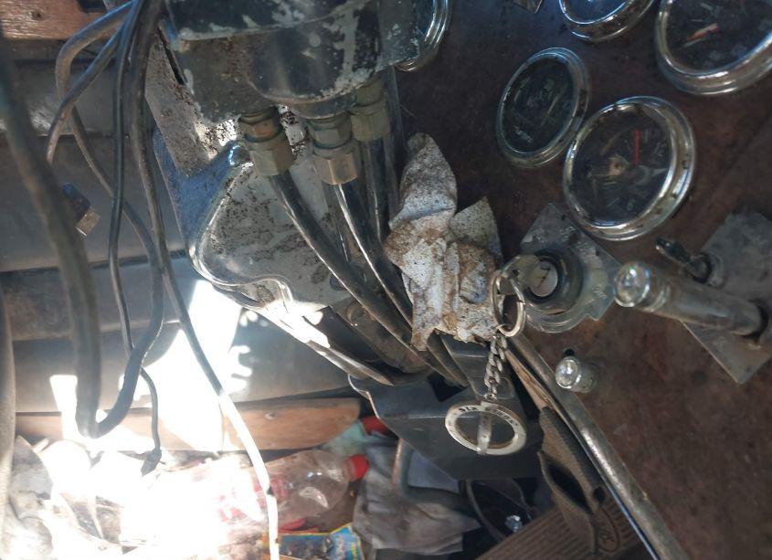 Photo 10 of 1995 Peterbilt 379 N/A (VIN 1XP5DR9X6SD378848)