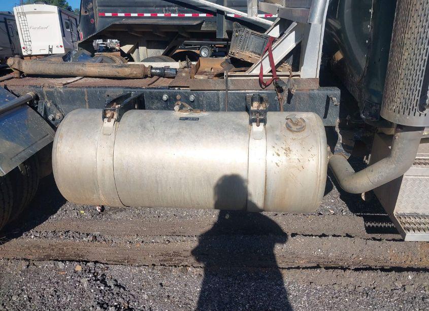 Photo 13 of 1995 Peterbilt 379 N/A (VIN 1XP5DR9X6SD378848)