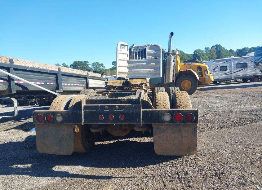 Photo 18 of 1995 Peterbilt 379 N/A (VIN 1XP5DR9X6SD378848)