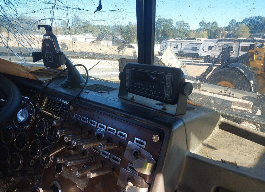 Photo 21 of 1995 Peterbilt 379 N/A (VIN 1XP5DR9X6SD378848)