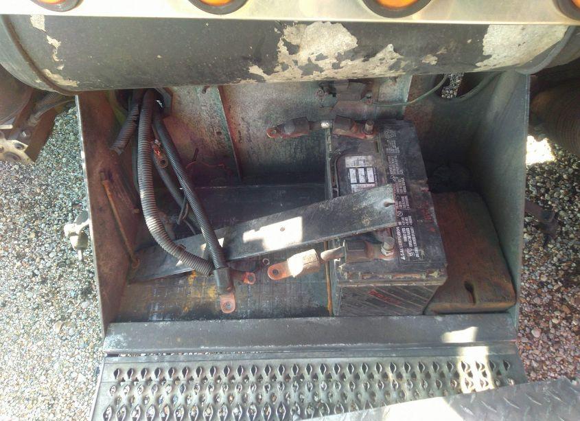 Photo 12 of 2004 Peterbilt 379 N/A (VIN 1XP5DU9X64D814832)