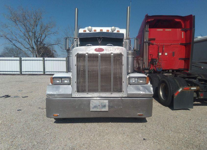 Photo 13 of 2004 Peterbilt 379 N/A (VIN 1XP5DU9X64D814832)