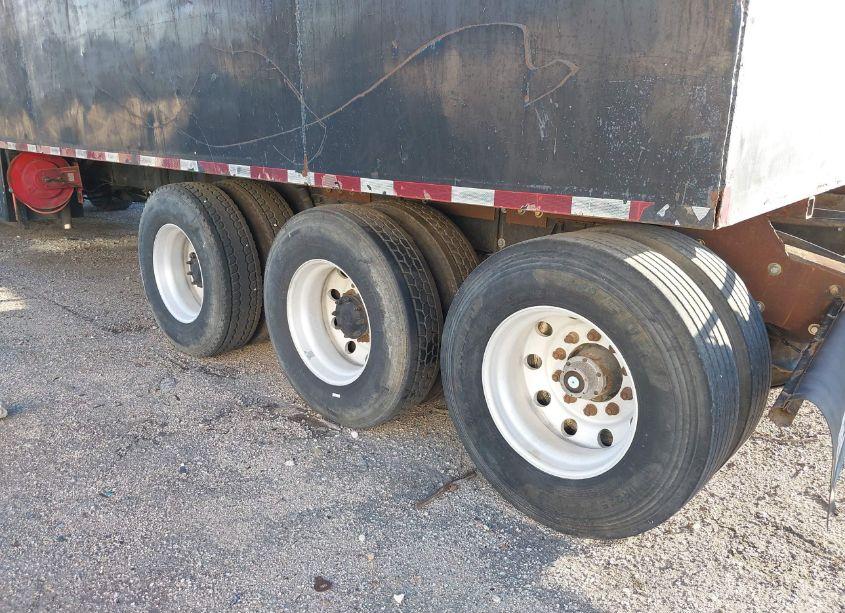 Photo 12 of 1996 Peterbilt 357 N/A (VIN 1XPAL60X8TN413110)