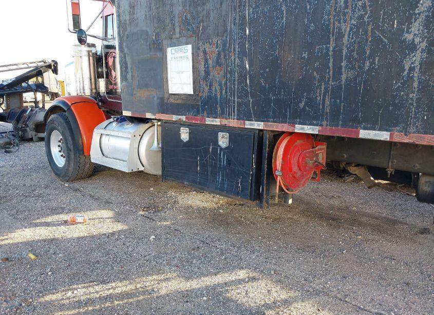 Photo 13 of 1996 Peterbilt 357 N/A (VIN 1XPAL60X8TN413110)