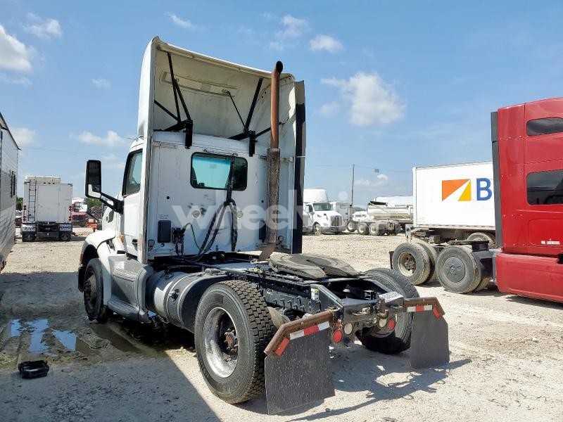 Photo 2 of 2025 PETERBILT 579 N/A (VIN 1XPBA48X2GD339634)