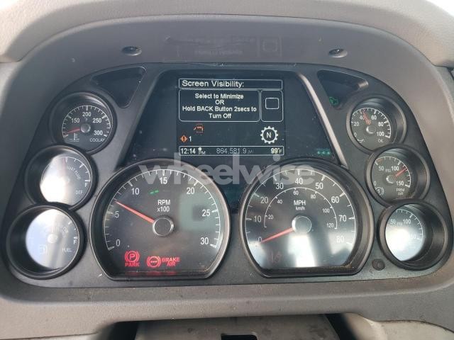 2016 PETERBILT 579 SEMI TRUCK N/A (VIN 1XPBD49X1GD360609) main photo