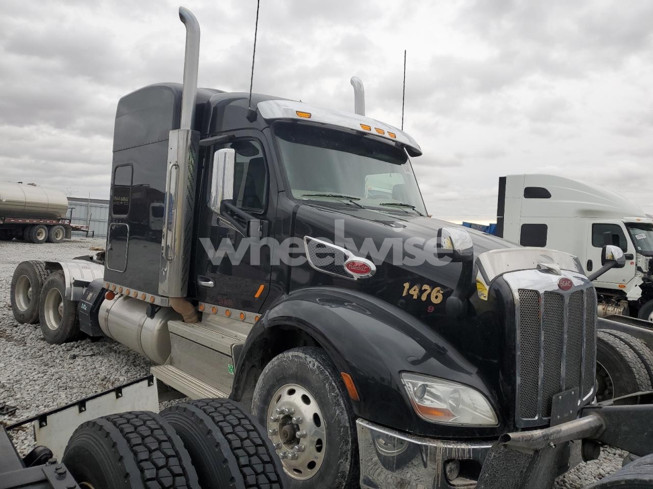 2019 PETERBILT 579 SEMI TRUCK (VIN 1XPBD49X3KD631078) main photo