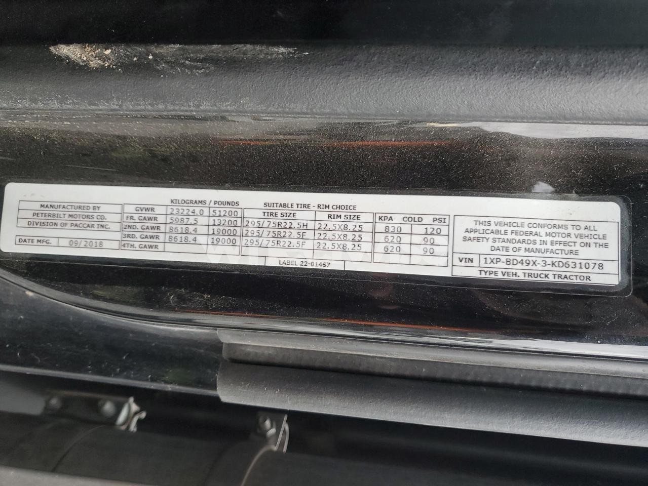 Photo 10 of 2019 PETERBILT 579 SEMI TRUCK (VIN 1XPBD49X3KD631078)