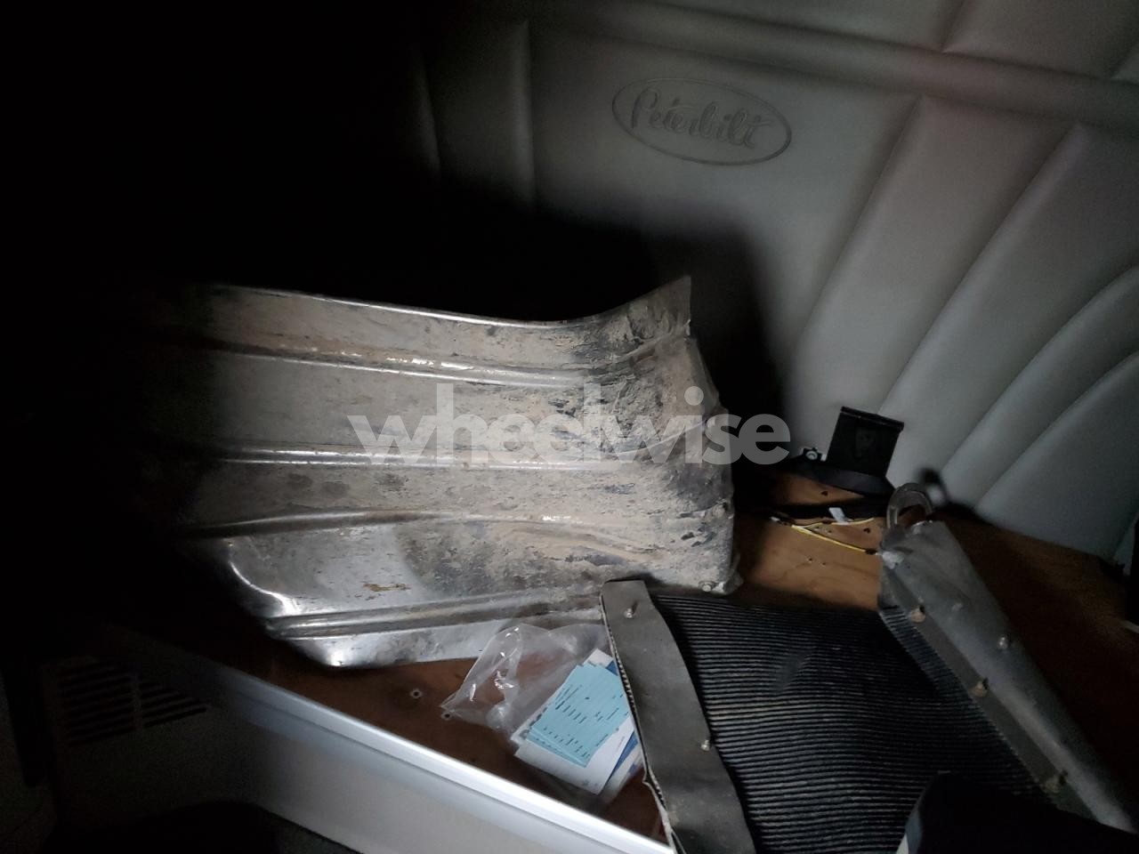 Photo 6 of 2019 PETERBILT 579 SEMI TRUCK (VIN 1XPBD49X3KD631078)