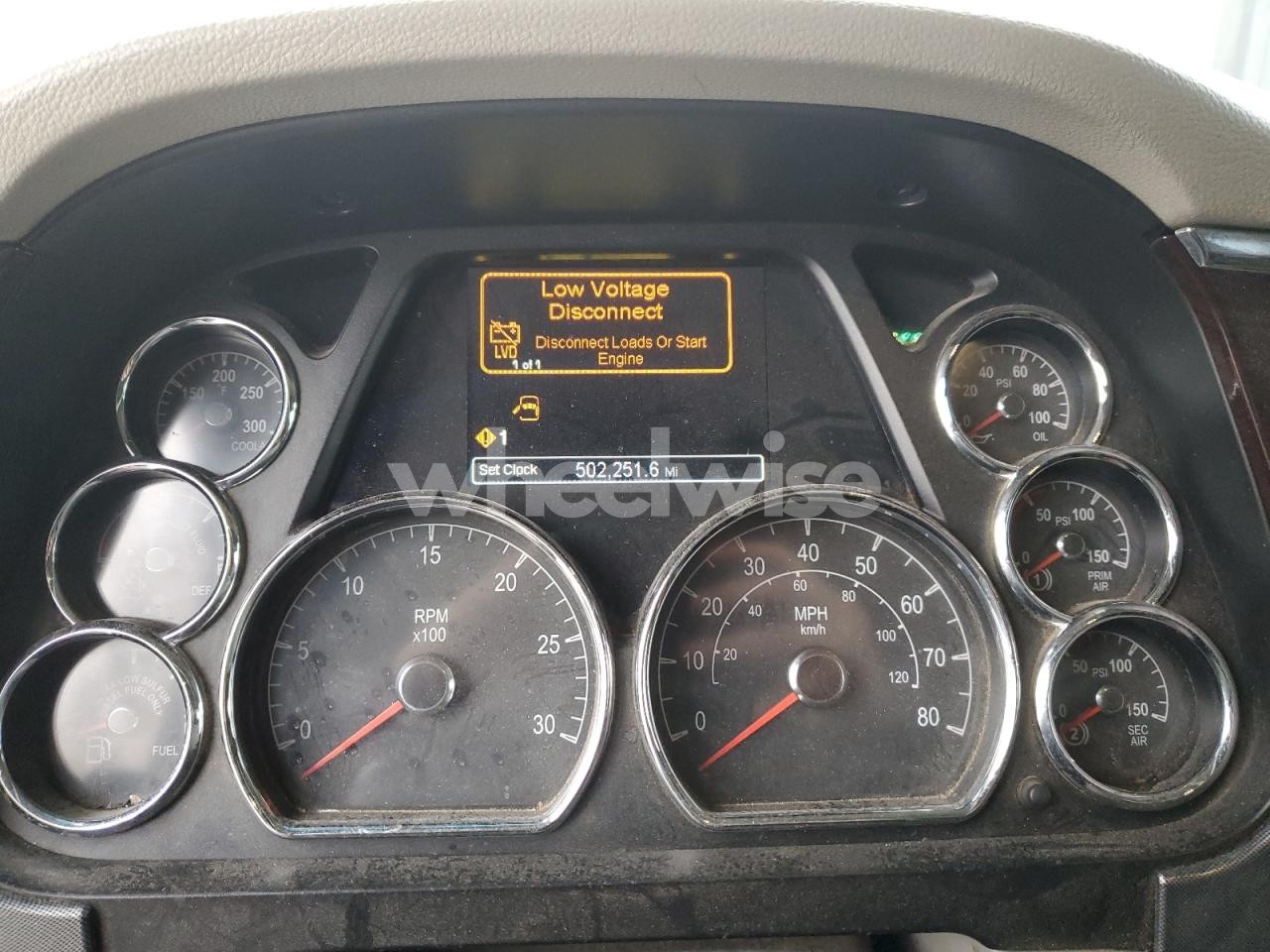 Photo 8 of 2019 PETERBILT 579 SEMI TRUCK (VIN 1XPBD49X3KD631078)