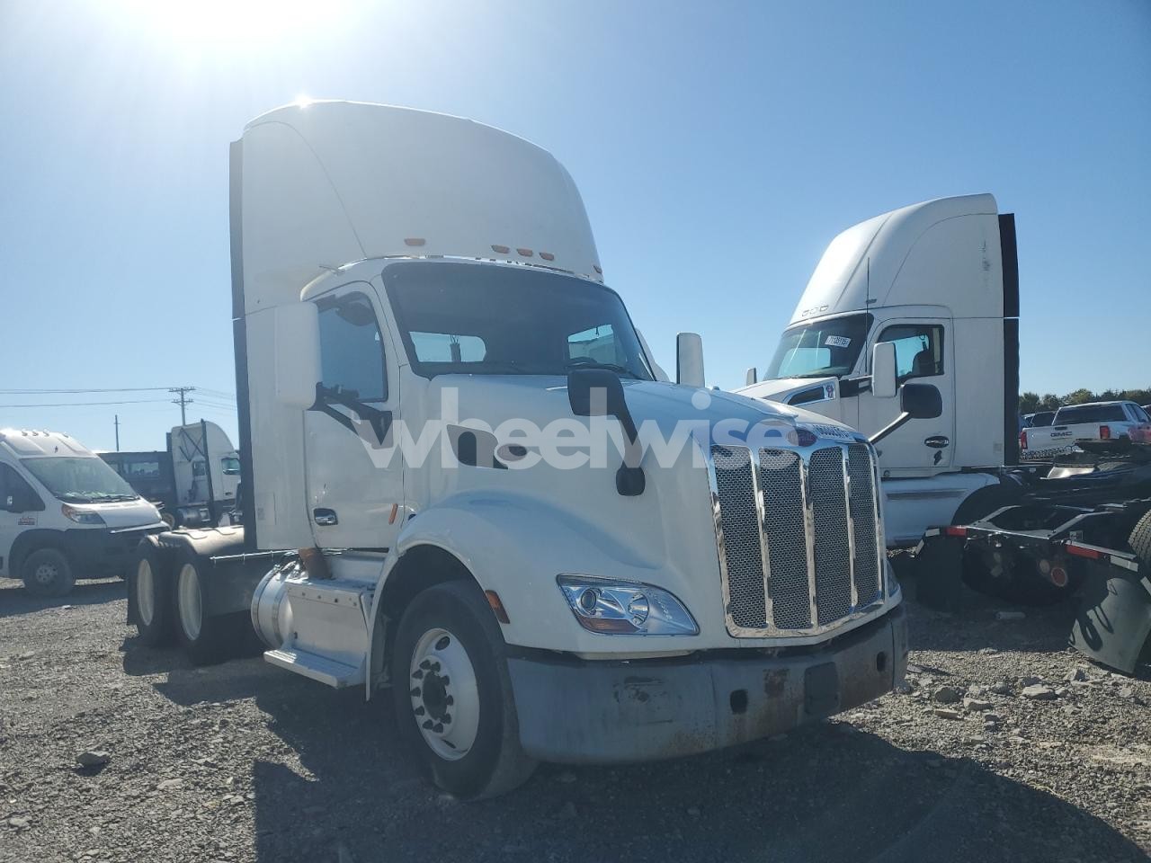 2016 PETERBILT 579 SEMI TRUCK N/A (VIN 1XPBD49X8GD360610) main photo
