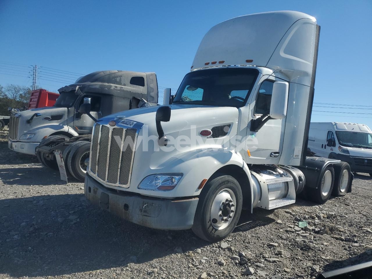 Photo 2 of 2016 PETERBILT 579 SEMI TRUCK N/A (VIN 1XPBD49X8GD360610)