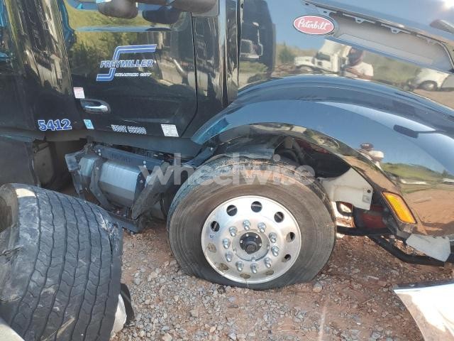 Photo 8 of 2025 PETERBILT 579 SEMI TRUCK N/A (VIN 1XPBD49X8SD715526)