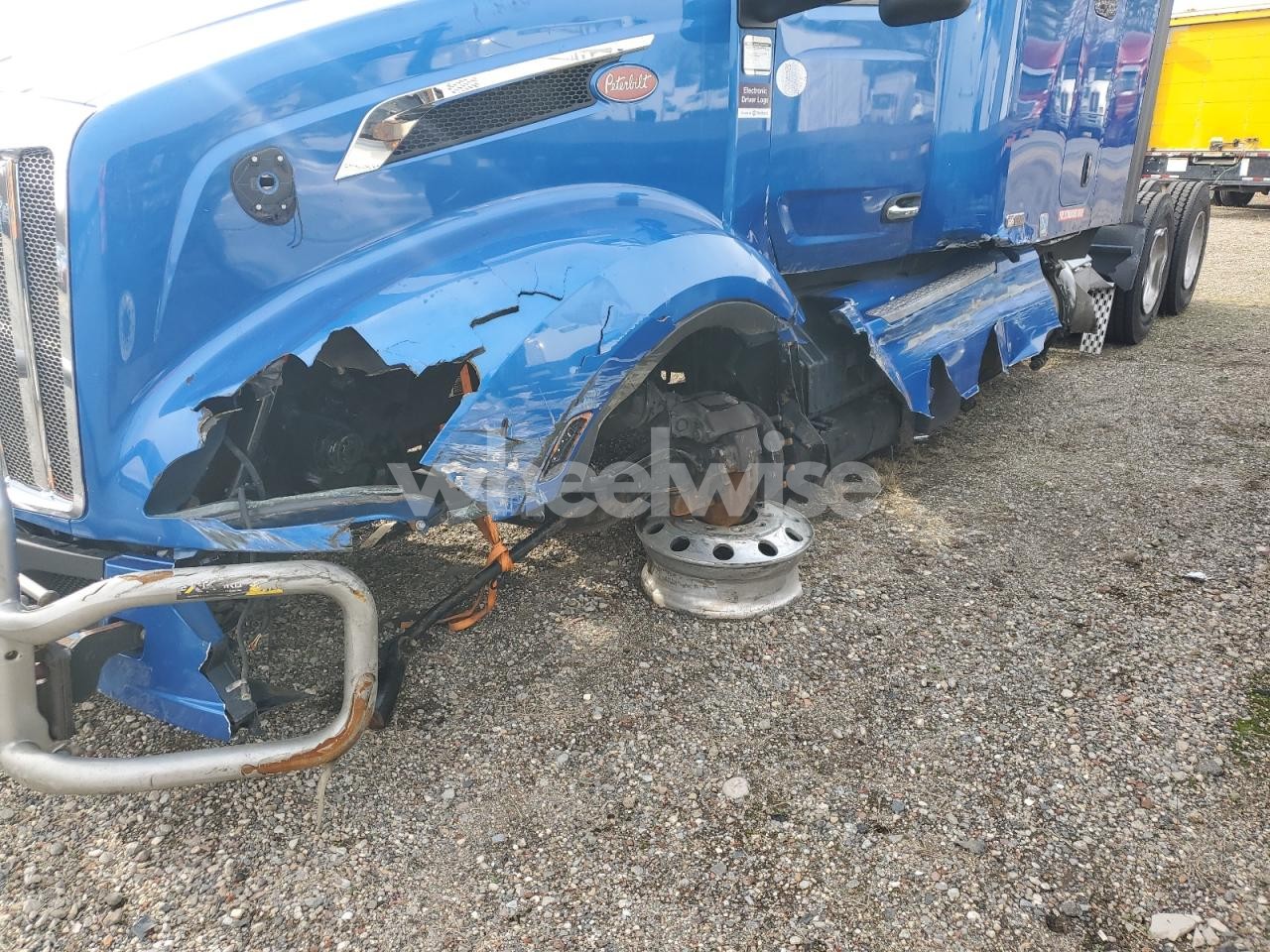 2024 PETERBILT TRACTOR 579 - SEMI TRUCK